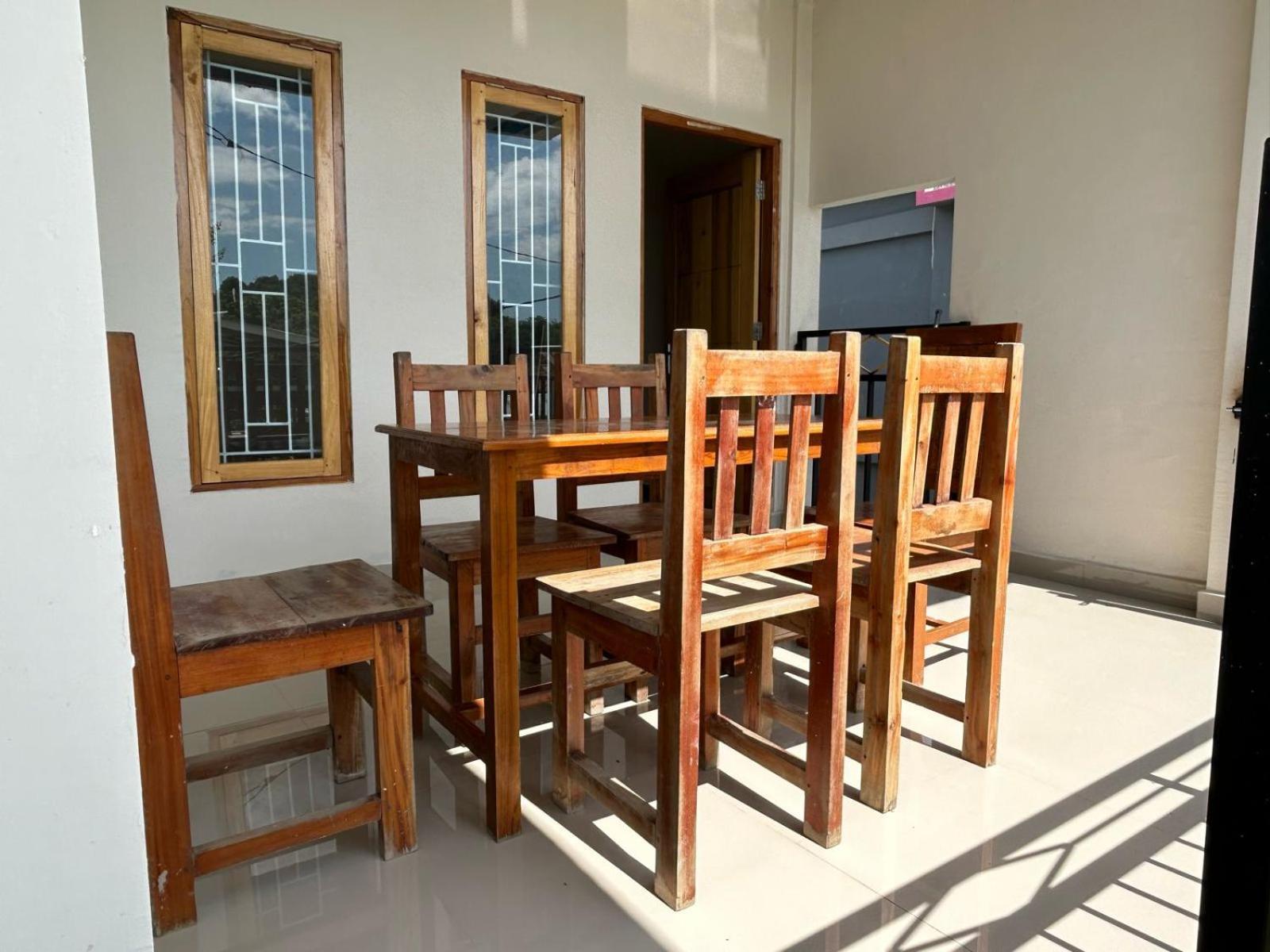 Four-G Home Stay & Komodo Tour Labuan Bajo Bagian luar foto