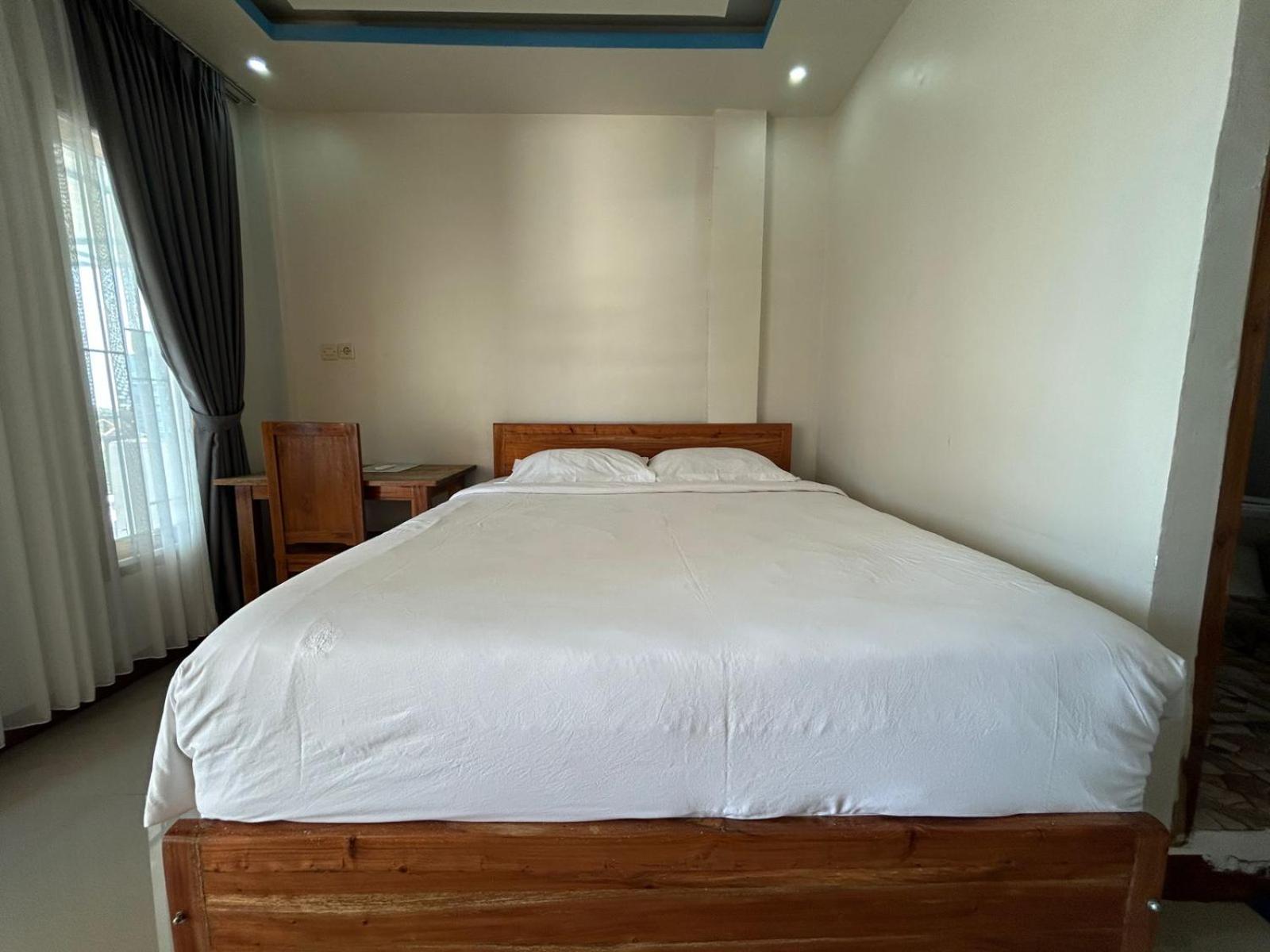Four-G Home Stay & Komodo Tour Labuan Bajo Bagian luar foto