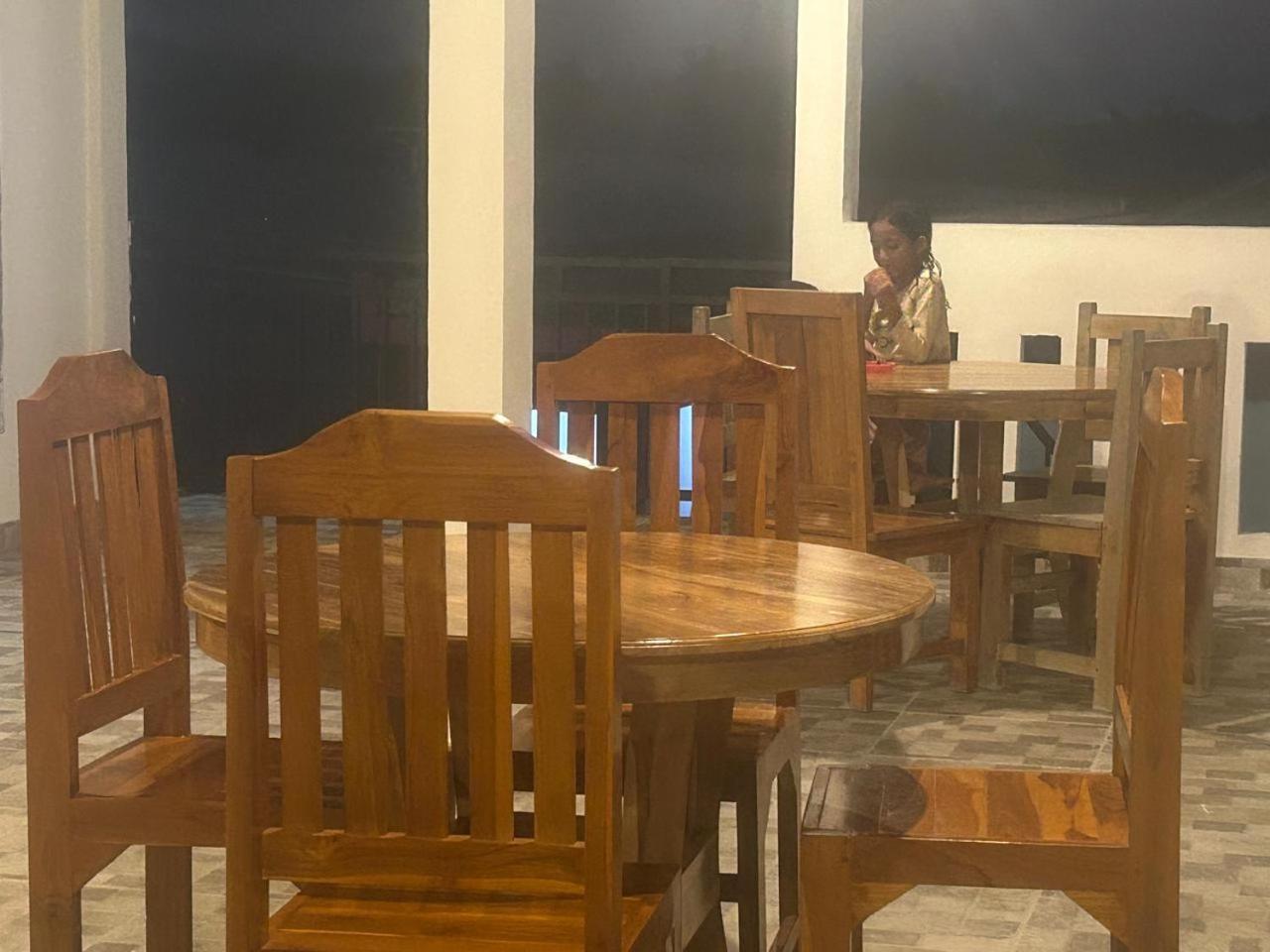 Four-G Home Stay & Komodo Tour Labuan Bajo Bagian luar foto